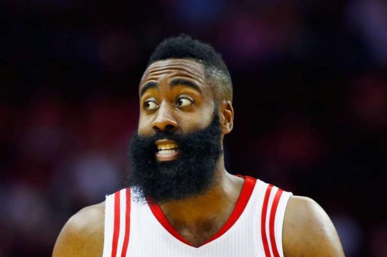 James Harden hace historia con 60 puntos en Triple doble ante Orlando Magic