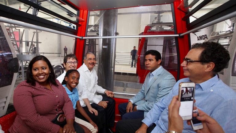Danilo Medina: “Teleférico de Santo Domingo es obra de conectividad para la gente”
