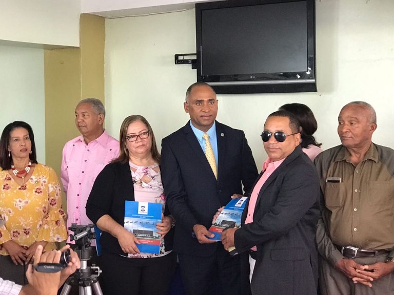 DIPUTADO JULITO FURCAL PRESENTA INFORME DE GESTIÓN 2016-2017.