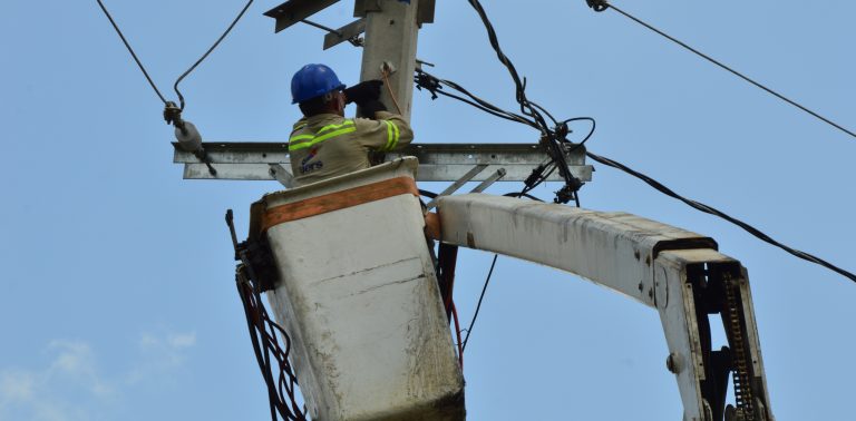 UERS instala mas de 600 lamparas en primer trimestre del 2018