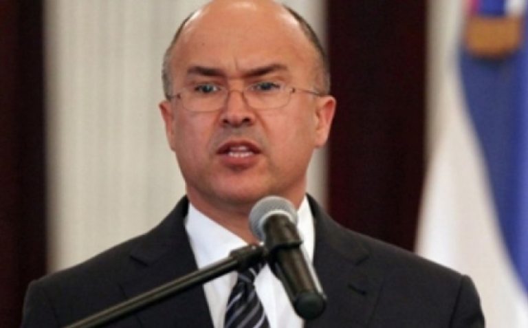 Domínguez Brito pide destitución inmediata de Félix Bautista y Víctor Díaz como funcionarios del PLD