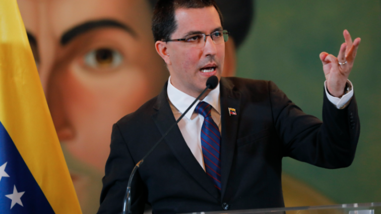 El canciller venezolano acusó  a EE.UU. de buscar convertir Venezuela en territorio de su guerra
