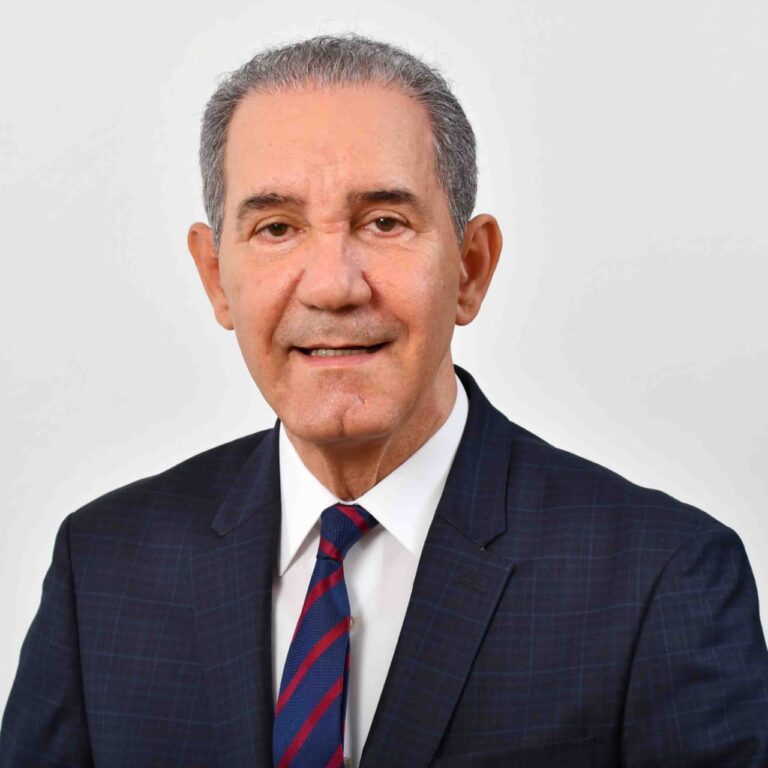 Luis Abinader anuncia a Franklin García Fermín como ministro de Educación Superior