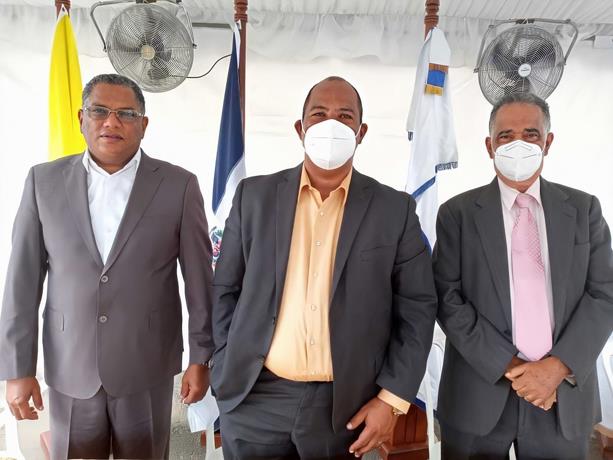 suplidores-escolares-reclaman-al-gobierno-pago-de-rd-5000-mm-antes-del-cambio-de-mando