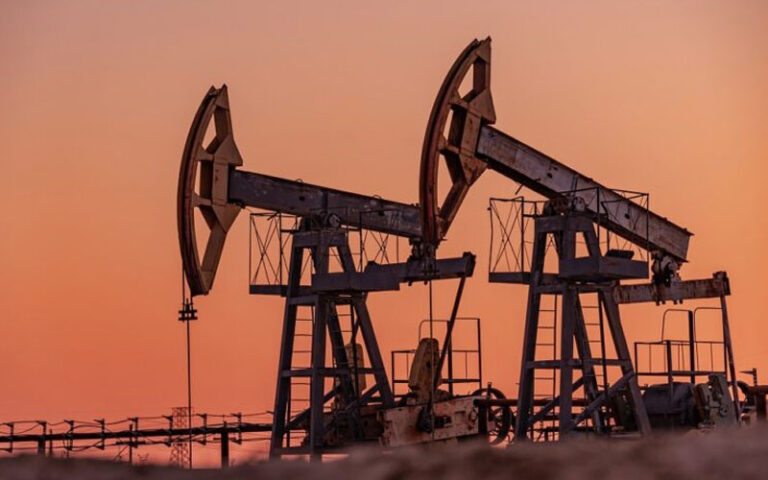 Los precios del petróleo en Estados Unidos alcanzan los 90 dólares el barril por primera vez desde 2014