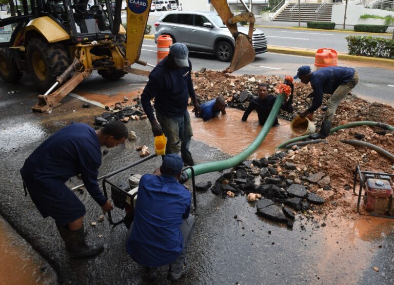CAASD inicia trabajos para garantizar agua potable en urbanización Luz María, SDE