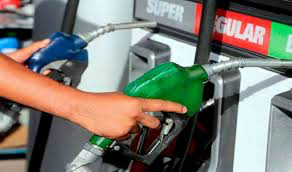 Gobierno mantiene sin variación precios de los combustibles