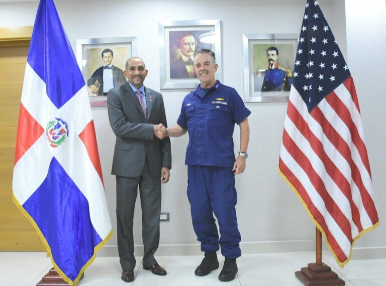 Presidente DNCD se reúne con Director Fuerza Tarea Interagencial Sur de EE.UU