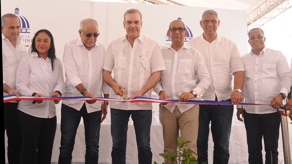 rio san juan Presidente Abinader inaugura carretera en Rio San Juan