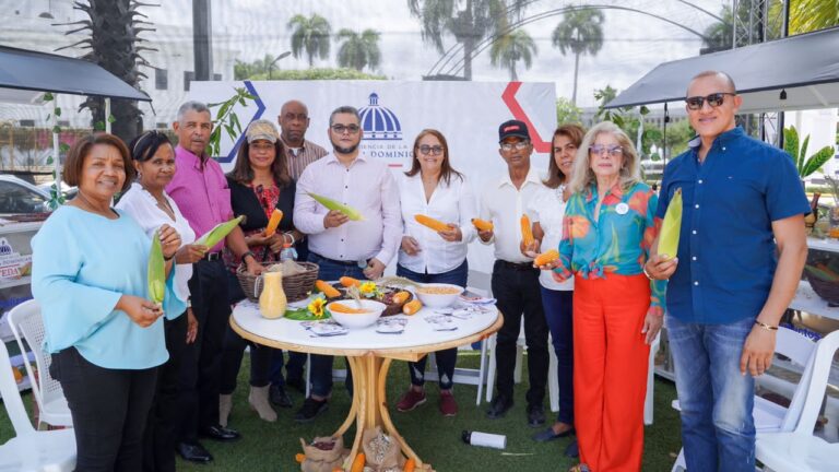 Declaran a San Juan de la Maguana “Capital del Maíz” en feria Consume lo Nuestro