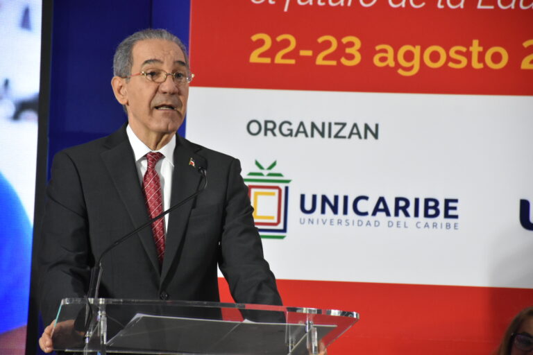 García Fermín resalta sistema educación universitaria del Caribe