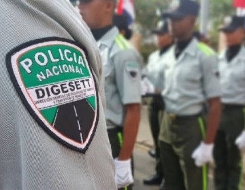 Joven mujer agredida supuestamente por agentes de DIGESETT
