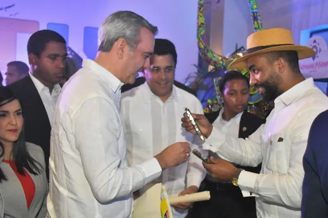 Presidente Abinader y ministro Collado lanzan “Turismo en cada rincón”