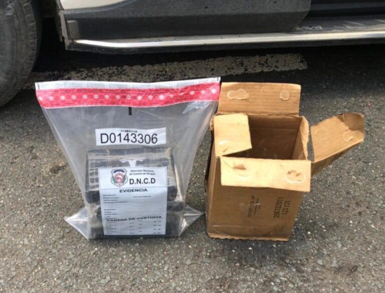 DNCD detiene hombre en SDE con cuatro kilos de cocaína
