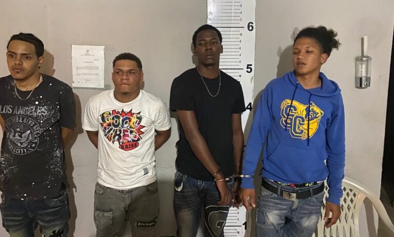 Apresan cuatro acusados de robo en Sábana Grande de Boyá