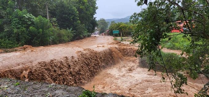 Lluvias por Vaguada afectan Distrito Manabao, en Jarabacoa