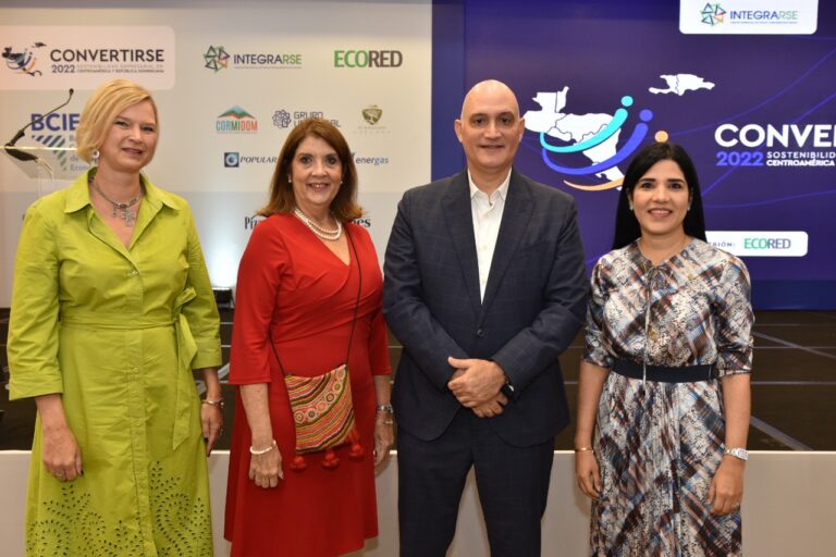 Ministro de Economía reconoce el compromiso del sector privado