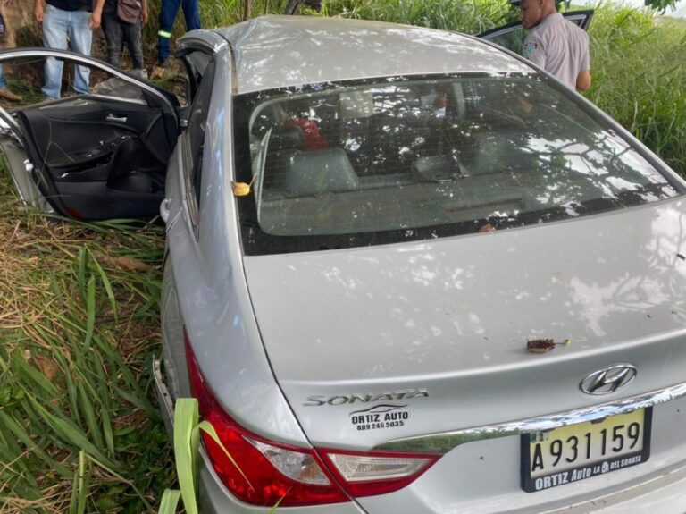 Conductor pierde la vida al impactar su vehículo con mata de javilla