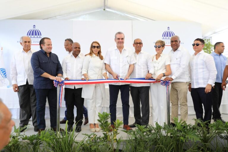 Presidente Abinader inaugura obras en Puerto Plata