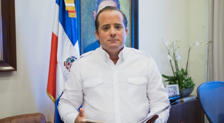 Abinader dispone $99 MM a ayuntamientos afectados por huracán
