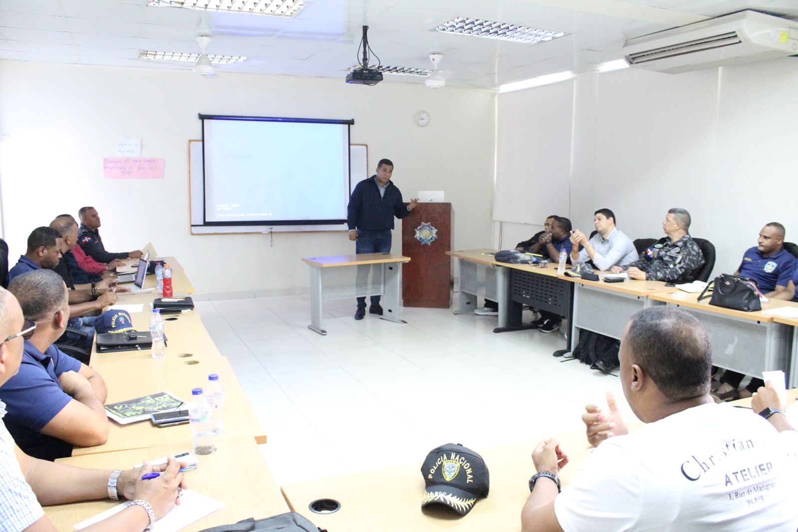 375BB6AC-F09C-4A57-A826-60930CC920FC Oficiales participan taller “Liderazgo Aplicado a la Función Policial”