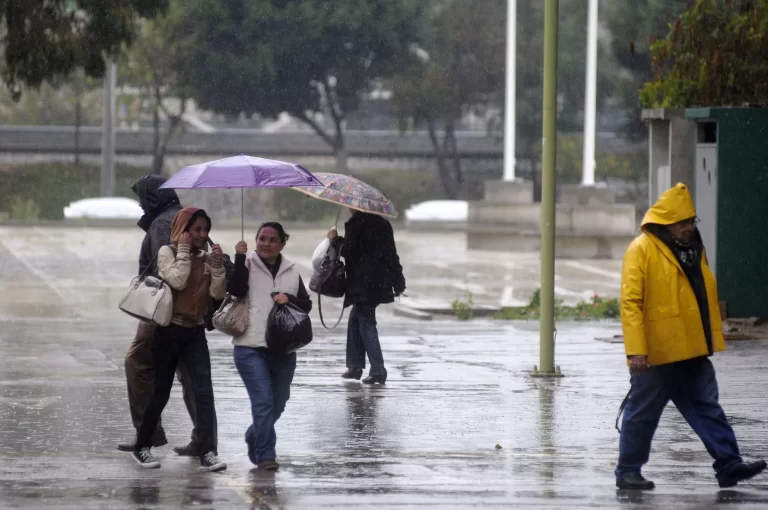 Lluvias dispersas desde tempranas horas del día