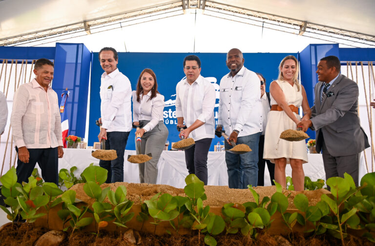 MITUR deja iniciado trabajos del malecón de la Caleta, La Romana