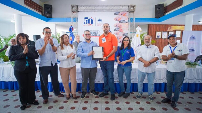 FEDA dona un millón 400 mil alevines a piscicultores Cibao