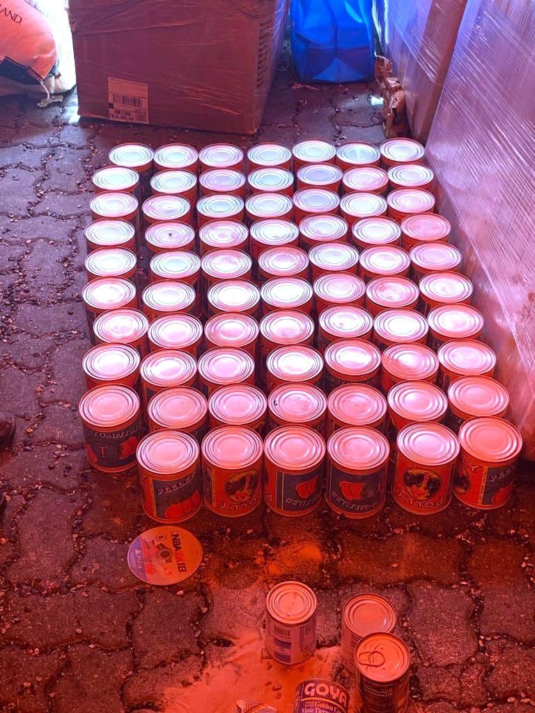 Ocupan en Puerto Haina 213 latas rellenas de marihuana