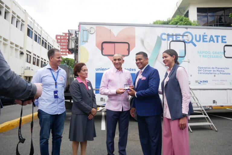 Primera dama y SNS realizan jornada contra el cáncer en la DNCD