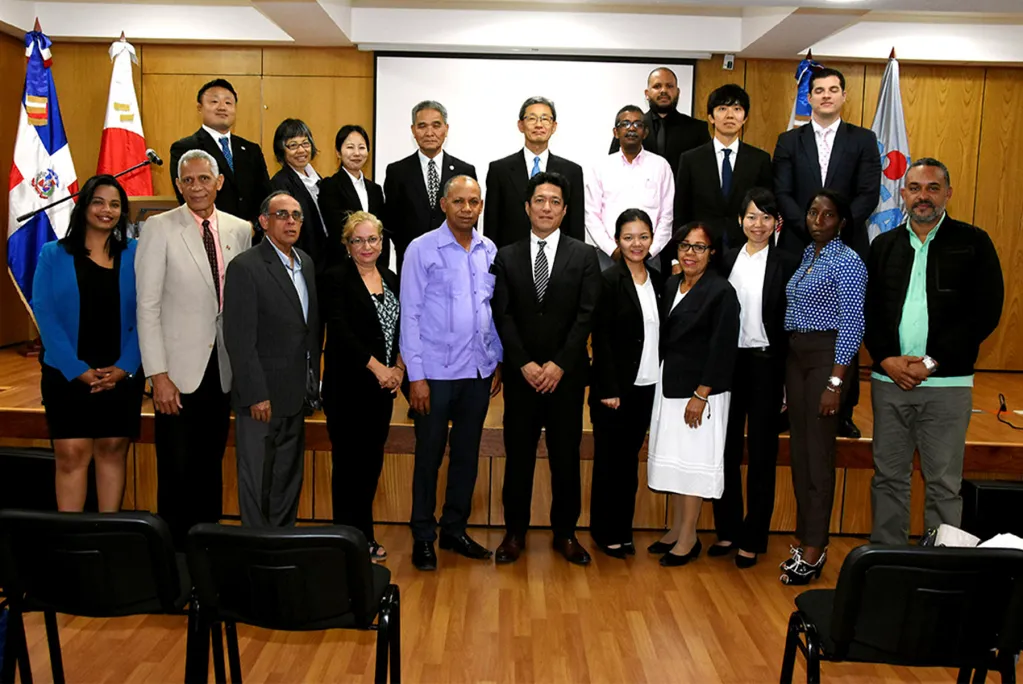 Voluntarios Economía presenta reporte intermedio de voluntarios de la JICA