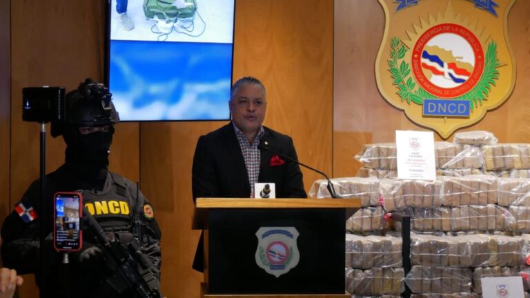 Detienen chófer y frustran envío de casi 400 paquetes de cocaína