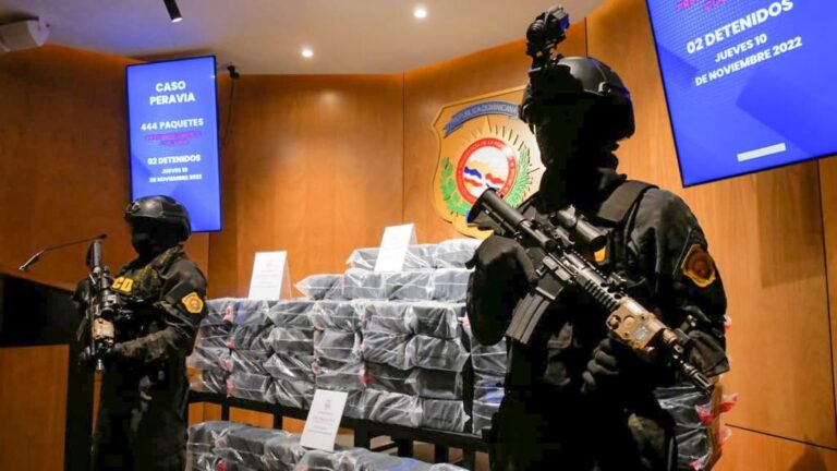 Ocupan 444 paquetes presumiblemente cocaína
