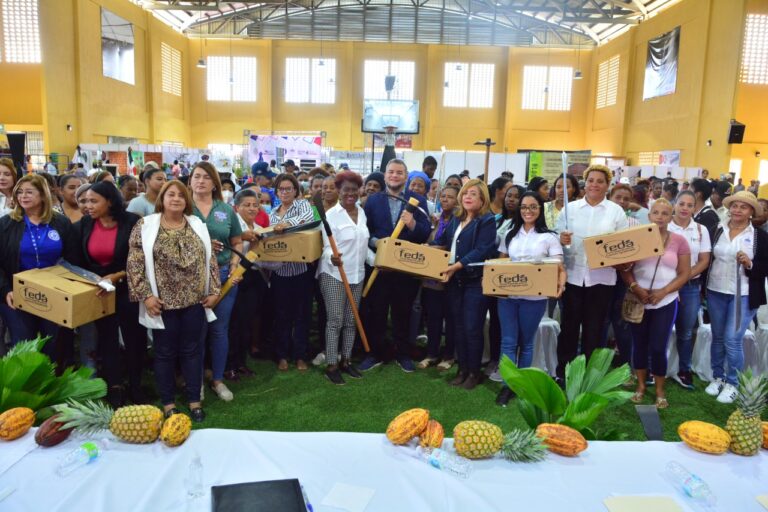FEDA presenta en Monte Plata el programa de Apoyo de la Mujer del Campo