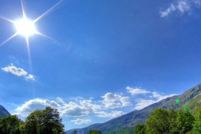 Ambiente mayormente soleado y de escasas lluvias sobre el país