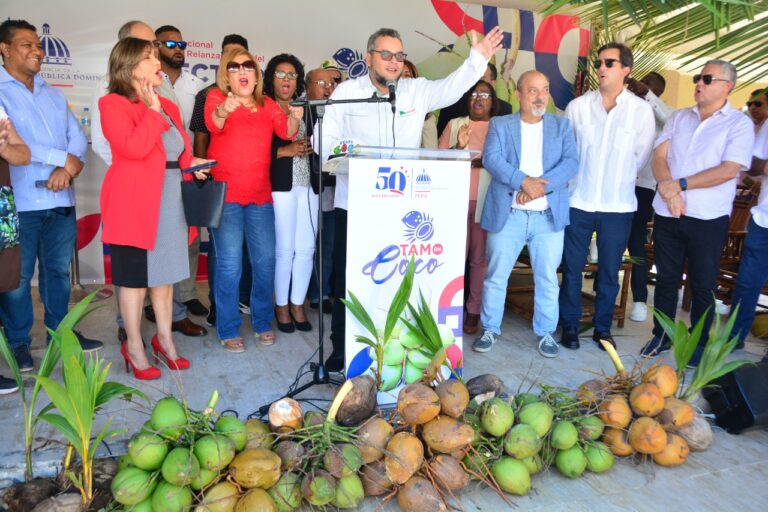 Gobierno lanza proyecto de nuevas plantaciones de coco