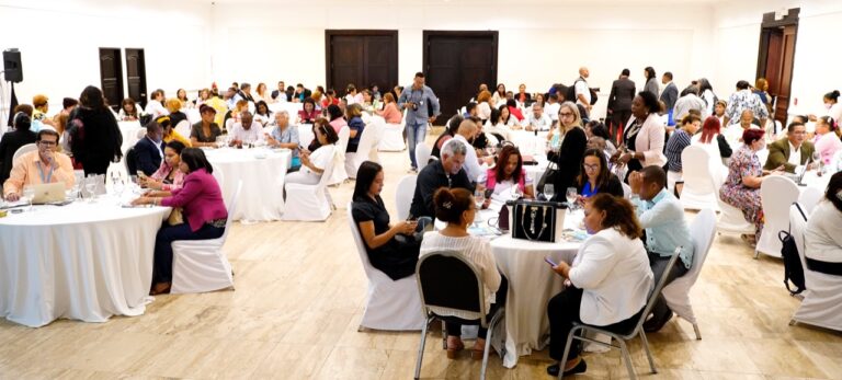 El MINERD y la Unión Europea capacitan docentes dominicanos en alfabetización mediática