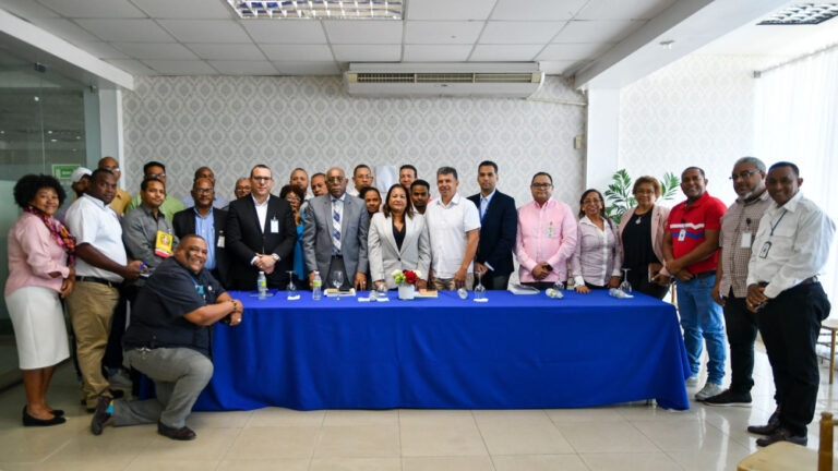 Edeeste dispone acciones para mejorar servicio a comunitarios de Santo Domingo Este