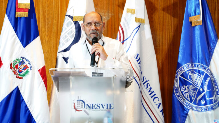 ONESVIE designa comisión técnica para investigar causas que provocaron desplome de edificio en La Vega