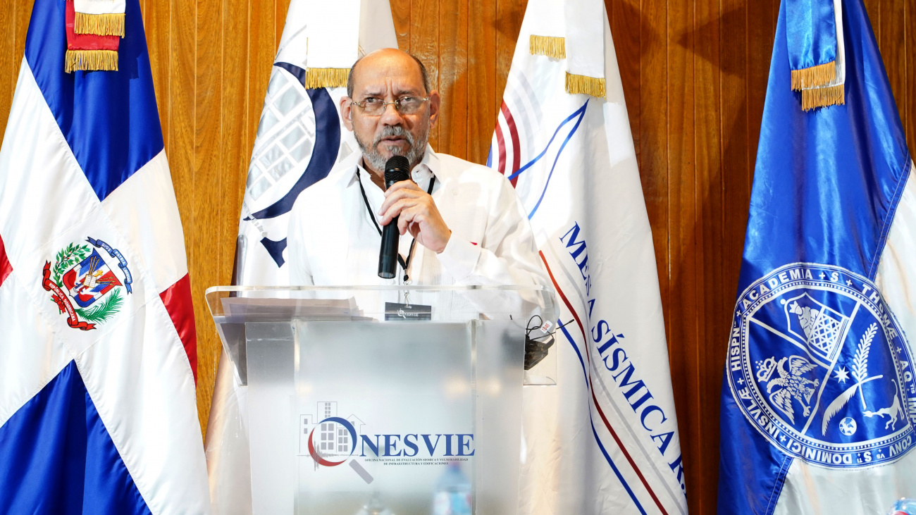 Leonardo Reyes Madera ONESVIE designa comisión técnica para investigar causas que provocaron desplome de edificio en La Vega