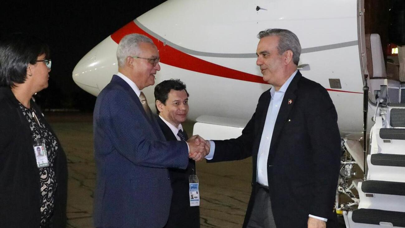 Presidenter Luis Abinader Abinader llega a Argentina para participar en la Cumbre de Jefes de Estado y de Gobierno de la CELAC