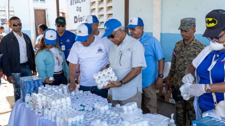 Gobierno realiza operativos médicos, entrega de útiles escolares y alimentos en SPM