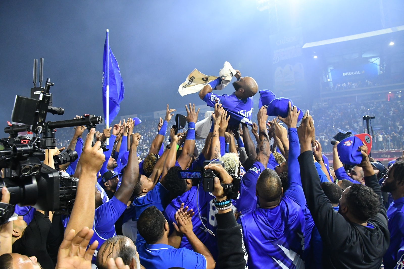 WhatsApp-Image-2023-01-19-at-12.45.36-AM Tigres del Licey campeón del torneo 2022-23