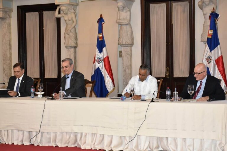Gobierno afirma el 2022 se caracterizó por buen manejo de las finanzas públicas y sólido crecimiento económico