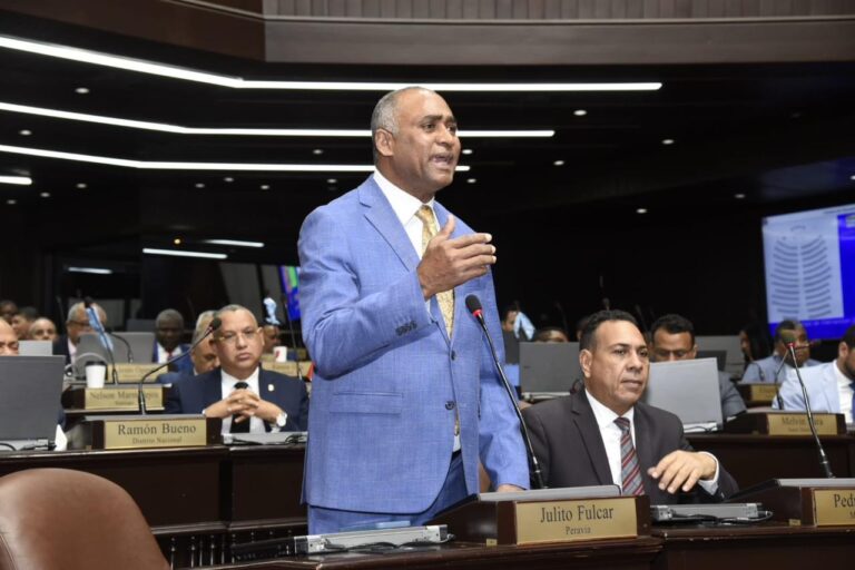 Julito Fulcar niega que el oficialismo esté comprando alcaldes
