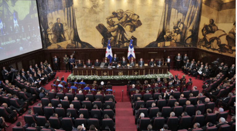 Presidente Abinader destaca solidez económica del país con un PIB en 2022 de 4.9 %, superior al promedio de América Latina