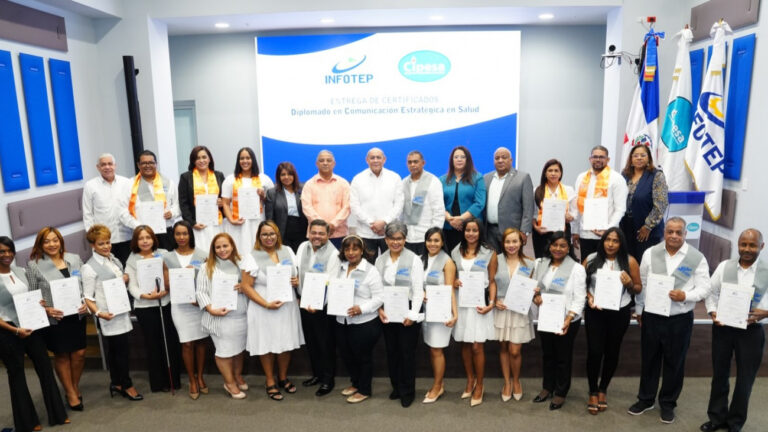INFOTEP entrega certificados a periodistas especializados del área de la salud