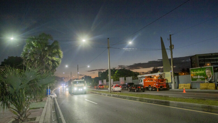 Edesur ilumina 10 kilómetros del Malecón de Santo Domingo