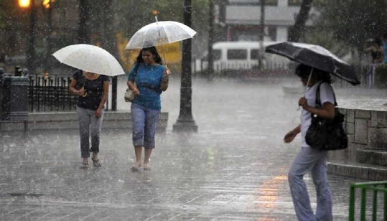 Débil vaguada al norte del país generando lluvias dispersas