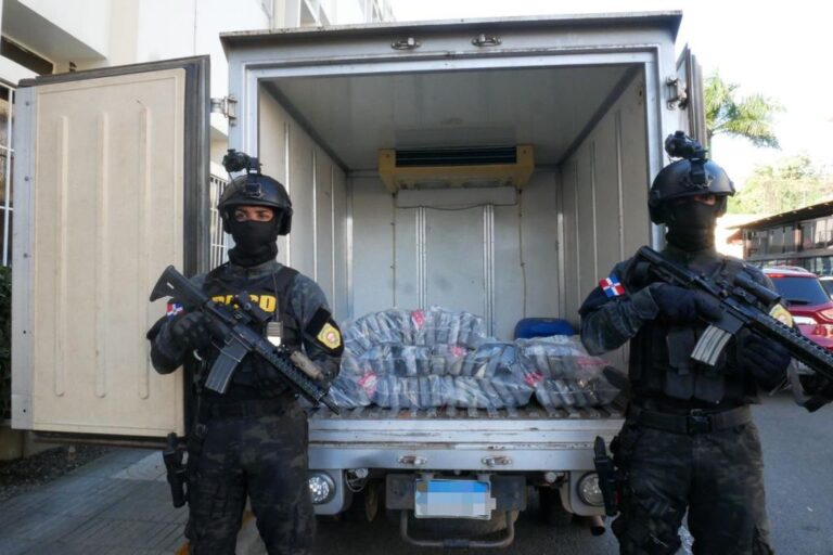 Ocupan 94 paquetes presumiblemente cocaína en SPM